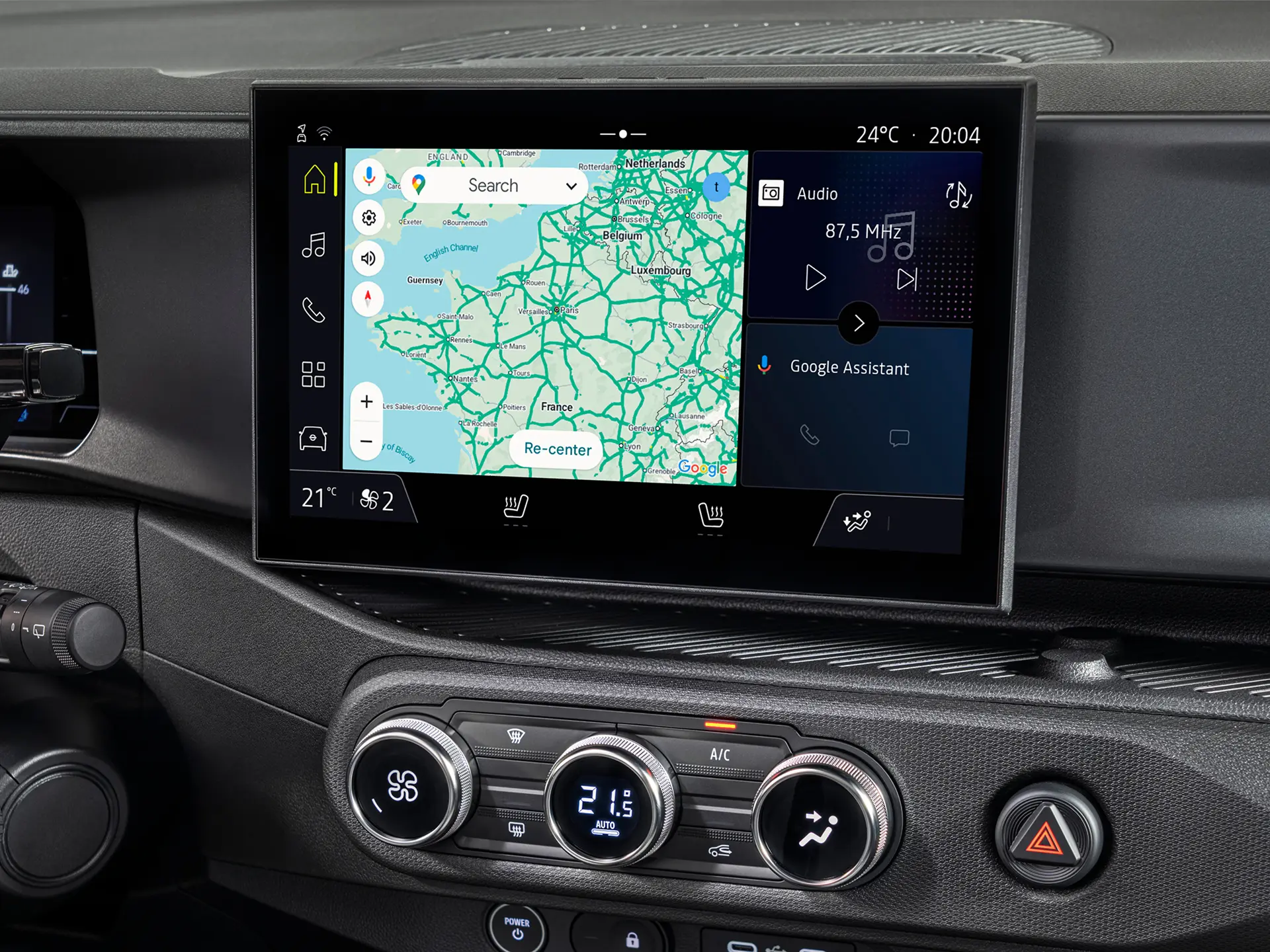 A Nissan PIXO érintőképernyője Google Maps térképpel és Google Asszisztenssel